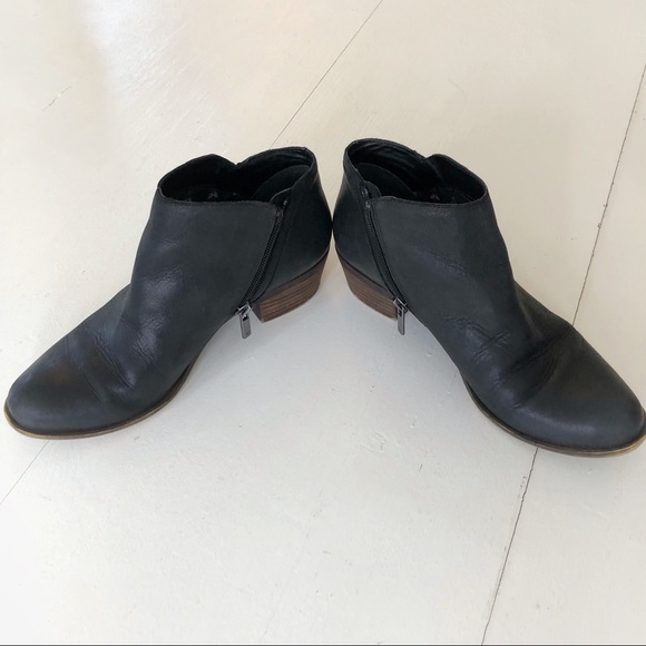 Lucky Brand Black Leather Ankle boots/ booties. Size 7.5 - Picture 3 of 6